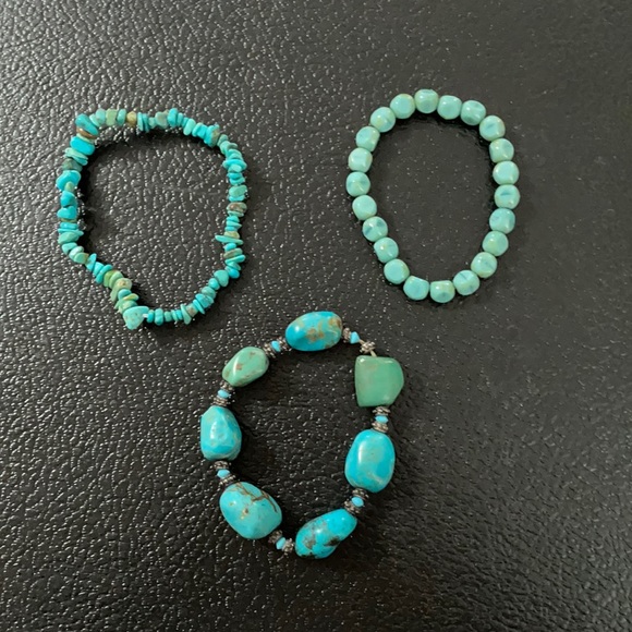 Set of 3 turquoise colored bracelets - Picture 1 of 5